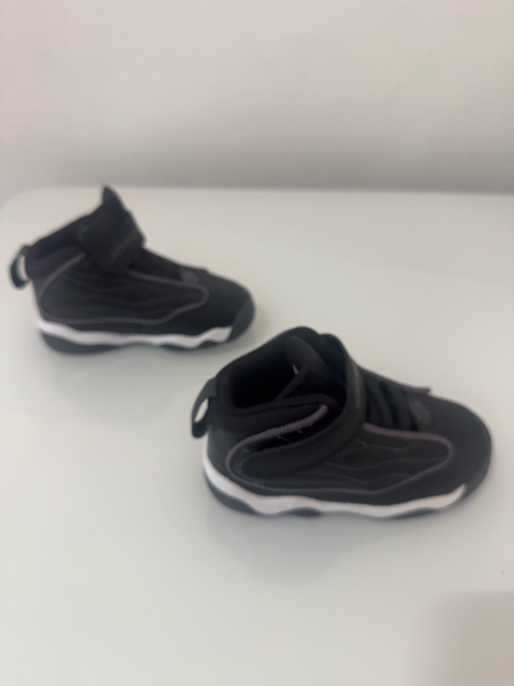 Air Jordan Black Nike Velcro Athletic Sneakers for Toddlers, Size 8